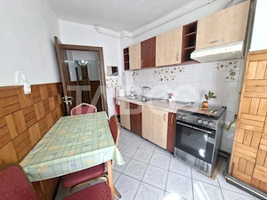Apartament de inchiriat 2 camere zona Strand etaj 2 bucatarie separata - imagine 9