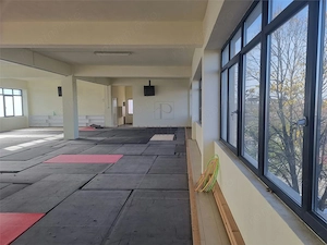 Spatiu de inchiriat - centrala proprie - etaj 2 - 210 mp - imagine 2