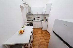 Comision 0% Apartament 3 camere + 2 băi + debara + boxă – Piața Unirii - imagine 2