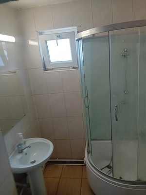 Particular inchiriez apartament 3 camere decomandate - imagine 4