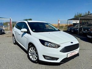 Ford Focus Titanium   TDCi 120cp Euro6, Navigatie, Dublu Climatronic,. Scaune incalzite..