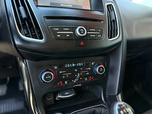 Ford Focus Titanium   TDCi 120cp Euro6, Navigatie, Dublu Climatronic,. Scaune incalzite.. - imagine 12