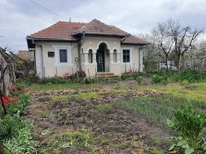 CASĂ plus TEREN INTRAVILAN 840 mp, dublă deschidere stradală, ACTE LA ZI