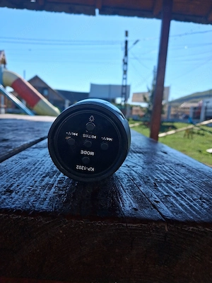 vând boxă bluetooth