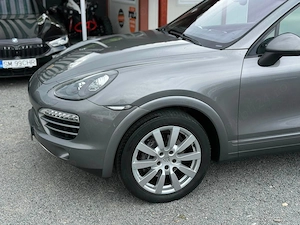 Porsche Cayenne Diesel, 3.0d 240cp, Pack GTS, Chrono, Keyless,Geamuri duble, Trapa, încălzire scaune - imagine 13