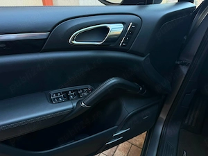 Porsche Cayenne Diesel, 3.0d 240cp, Pack GTS, Chrono, Keyless,Geamuri duble, Trapa, încălzire scaune - imagine 8