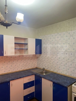 Apartament 2 camere, etajul2,  zona Rovine - imagine 3