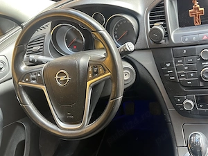Vând opel insignia 2009 cu motor defect 