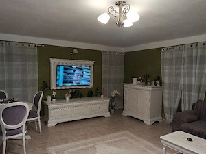 Vând casa 270 mp,1500 mp teren intravilan in Tg-Jiu, zona superbă,pompa caldura,panouri,baterii - imagine 2