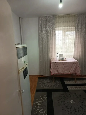 Vînd ap. 2 camere semidecomandat ,etaj 3 4 zona L  ,str .Dunării cu  HCC,ap. este gol ,fara gaze - imagine 2
