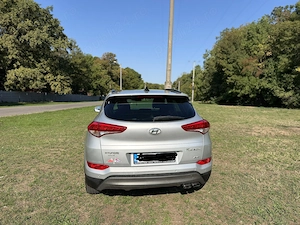 Hyundai Tucson 2.0 CRDi 4x4 automat, panoramic   mașina familiei, proprietar - imagine 5