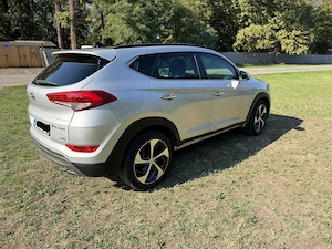 Hyundai Tucson 2.0 CRDi 4x4 automat, panoramic   mașina familiei, proprietar - imagine 4