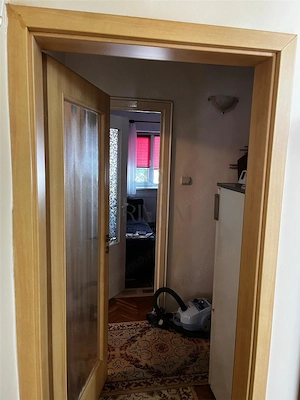 LIPOVEI - ETAJ 1 - 4 CAMERE - 3 BALCOANE - CENTRALA PROPRIE - DECOMANDAT - GARAJ+ BOXA - imagine 9