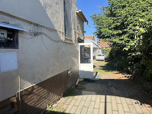 Proprietar vand casa cu doua corpuri cladire plus sura cu gradina mare în centru Sura Mica, 1600mp - imagine 3