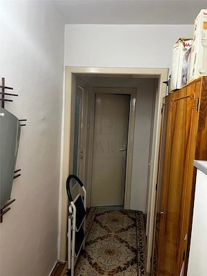 LIPOVEI - ETAJ 1 - 4 CAMERE - 3 BALCOANE - CENTRALA PROPRIE - DECOMANDAT - GARAJ+ BOXA - imagine 10