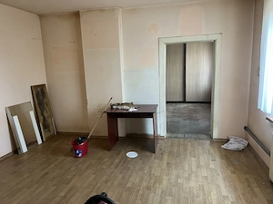 Proprietar vand casa cu doua corpuri cladire plus sura cu gradina mare în centru Sura Mica, 1600mp - imagine 8