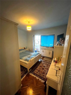 LIPOVEI - ETAJ 1 - 4 CAMERE - 3 BALCOANE - CENTRALA PROPRIE - DECOMANDAT - GARAJ+ BOXA