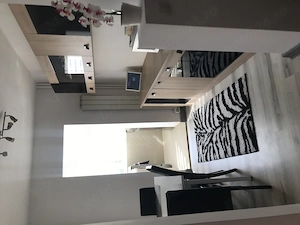 Proprietar, inchiriez ap. 3 cam ,mobilat-utilat , parcare privata ,zona Decebal. - imagine 2