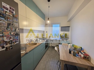 APARTAMENT 2 CAMERE DE VÂNZARE ÎN EXCLUSIVITATE CU CURTE ȘI PARCARE - imagine 3