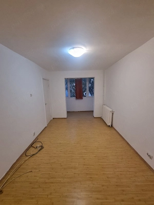 Vând apartament 3 camere în zona Calea Șagului, 47 mp