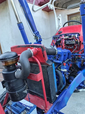 Tractor Renault 57 cu incarcator frontal - imagine 8