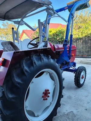 Tractor Renault 57 cu incarcator frontal - imagine 4