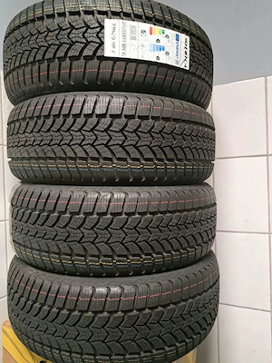 Set 4 anvelope de iarnă Debica Frigo HP2 215 55 R17 98 V XL