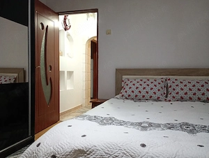 Închiriez apartament 2 camere decomandat zona Alexandru cel bun  - imagine 5