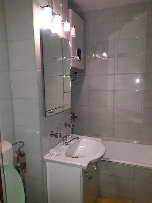 Inchiriere apartament cu 3 camere ,decoomandat - imagine 4