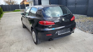 Alfa Romeo 147 din 2010 1,6 i cu clima - imagine 2