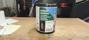 Lac marin pe bază de apă, cu rezistență sporită în mediile marine. 750 ml