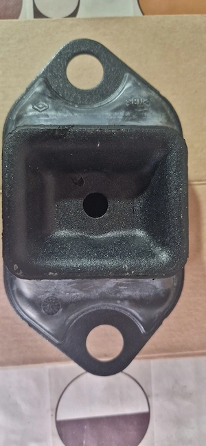 Suport/tampon motor Dacia Duster Original 112201332R