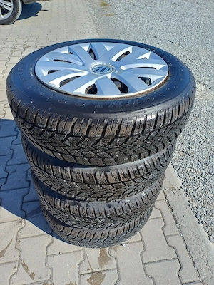 Roti VW Polo cu cauciucuri de iarna Dunlop 185 60 15