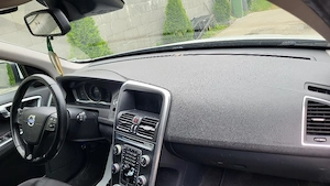 Volvo xc60 din 2015 automat 2.0d 181cp euro 6 cu climatronic  - imagine 5