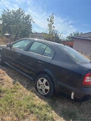 dezmembrez skoda octavia 1.6 benzina 