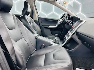 Volvo XC60 - imagine 18