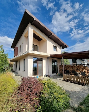 Vând casă individuală cu 3 camere în Cluj-Napoca, cartierul Iris