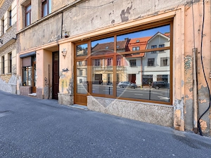 VITRINĂ STRADALĂ | SPAȚIU COMERCIAL | STRADA LUNGĂ | ZONĂ CENTRALĂ - imagine 2