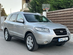 Hyundai Santa Fe  2.2 crdi 4x4  199.000 km  Climatronic 5+1 Trepte Foarte intretinuta