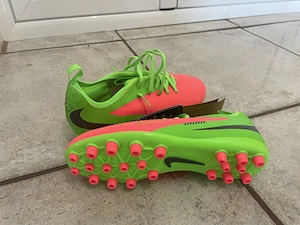 Ghete fotbal marimea 38