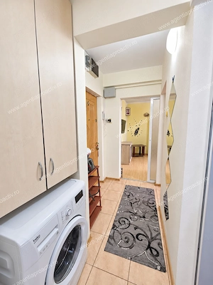Apartament cu 2 camere, decomandat, Micro 21, etajul 2   La cheie! - imagine 8