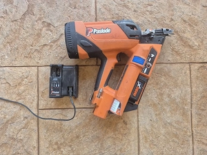 pistol cuie paslode im90xi