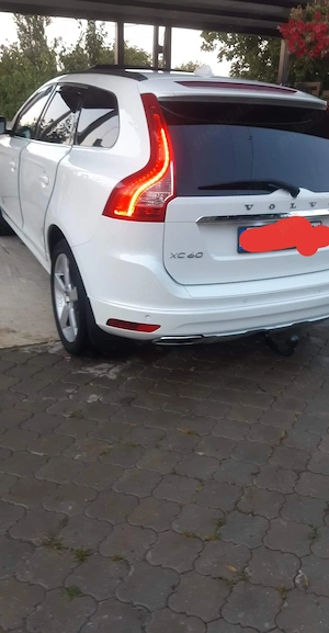 Vând Volvo XC60 2.4 D 4x4 - imagine 2
