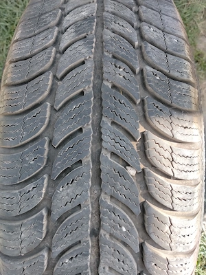 Jeante de tablă pe 15 cu anvelope M+S Debica dot 2023  puțin folosite. Grila golf 100  - imagine 2