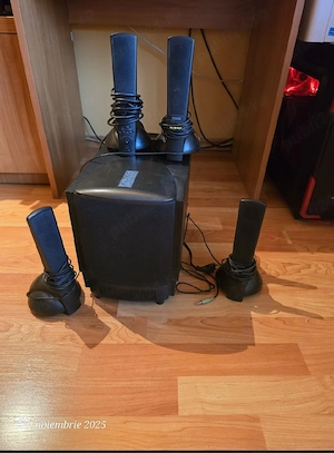 Sistem audio tip home theatre Altec Lansing 4.1 utilizat