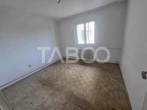 Apartament decomandat 2 camere 40 mpu etaj 2 zona 13 Decembrie - imagine 2