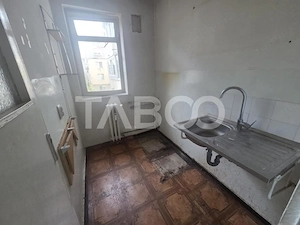 Apartament decomandat 2 camere 40 mpu etaj 2 zona 13 Decembrie - imagine 6
