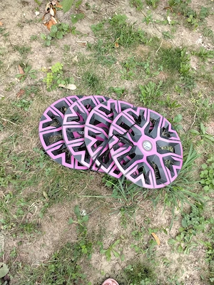 Jeante de tablă pe 15 cu anvelope M+S Debica dot 2023  puțin folosite. Grila golf 100  - imagine 6