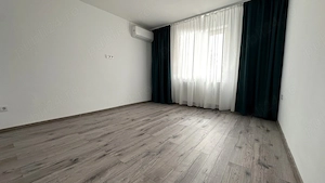 Proprietar: 2 camere renovate complet, str. București colț cu Paris - imagine 5