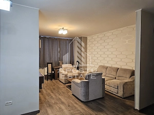 Apartament 3 camere+ loc de parcare